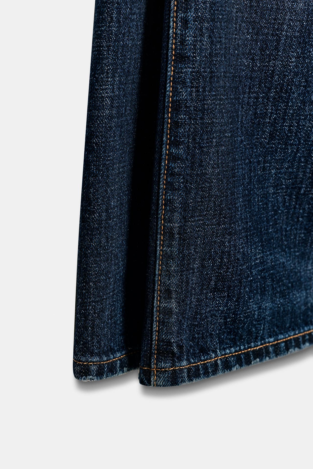 Low Rise Barrel Leg Jeans