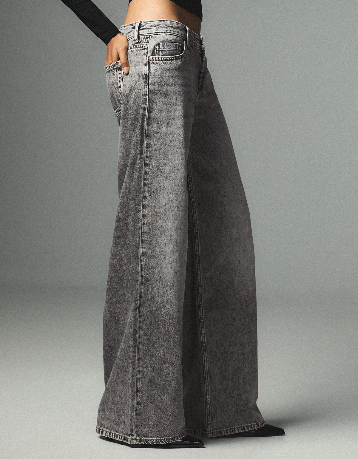 Sasha Grey Wash Low Rise Wide Leg Jeans - Grey