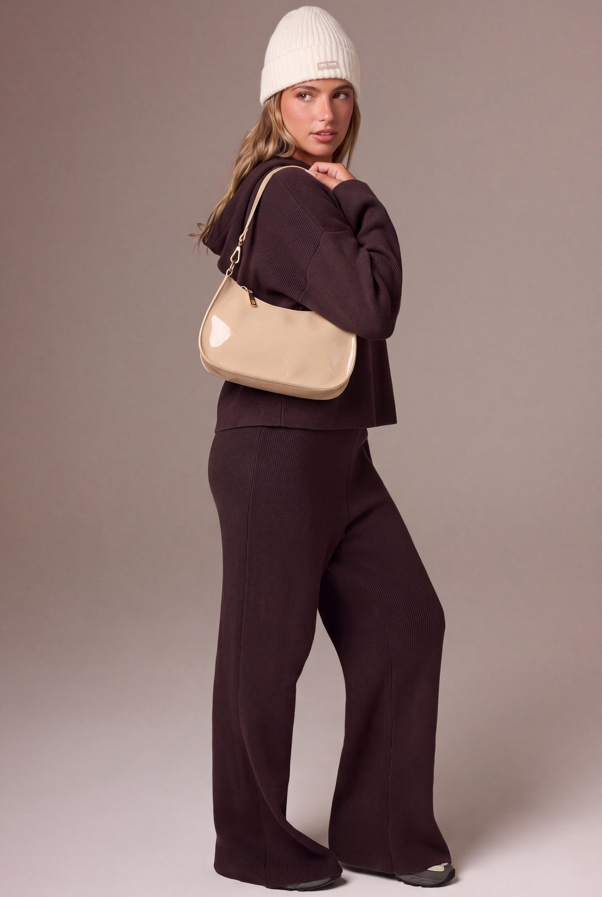Éclat Bag - Beige - worn on model